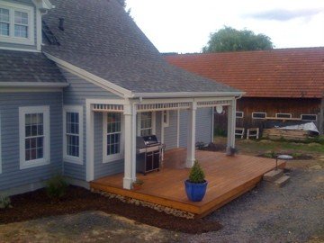 Gartenseite des Hauses Cohen mit vergrößerter Terrasse